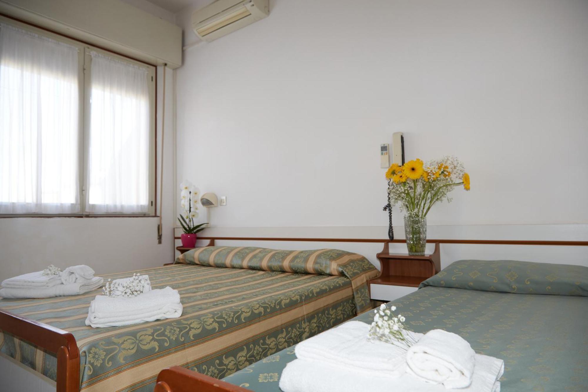 Hotel ItaliaЧервия Экстерьер фото