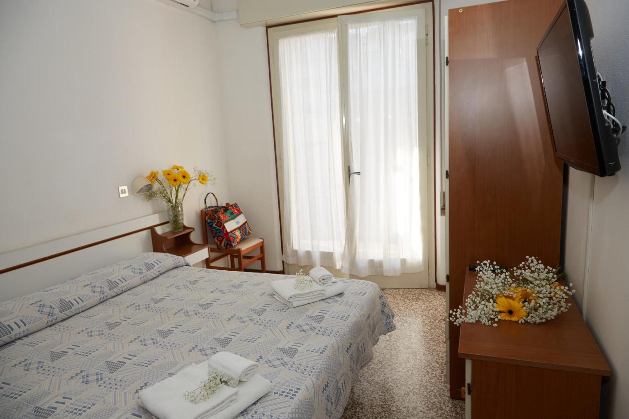 Hotel ItaliaЧервия Экстерьер фото